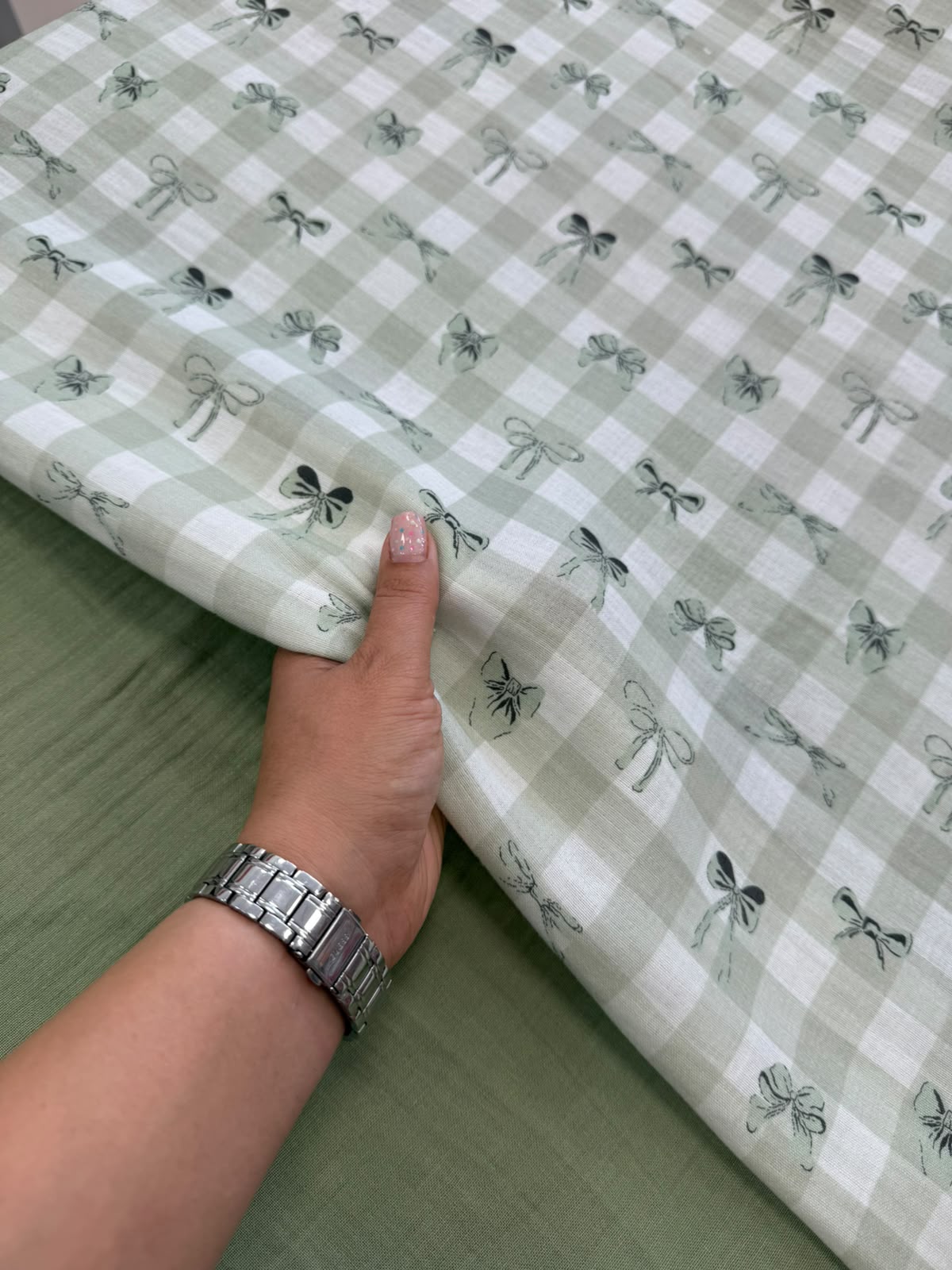Mint Yeşili Pötikare Fiyonk Desenli Müslin Kumaş | İki Katlı %100 Pamuk 150 cm En