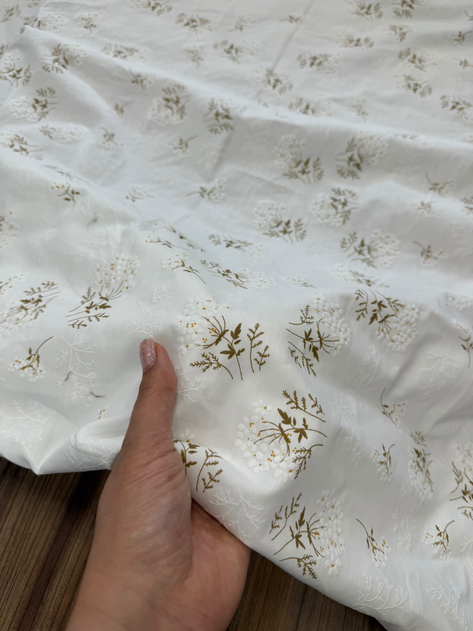 Sarı Poplin Kabartma Çiçek Desenli Kumaş | %100 Pamuk 160 cm En