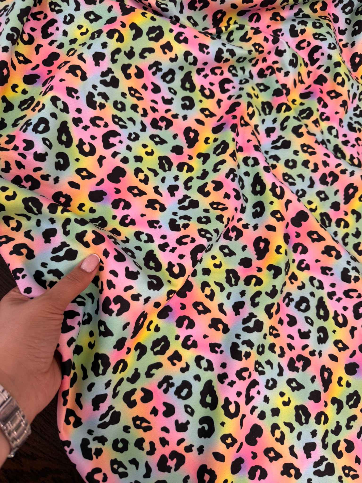 Renkli Leopar Desenli Süet Baskılı Kumaş | 150 cm En