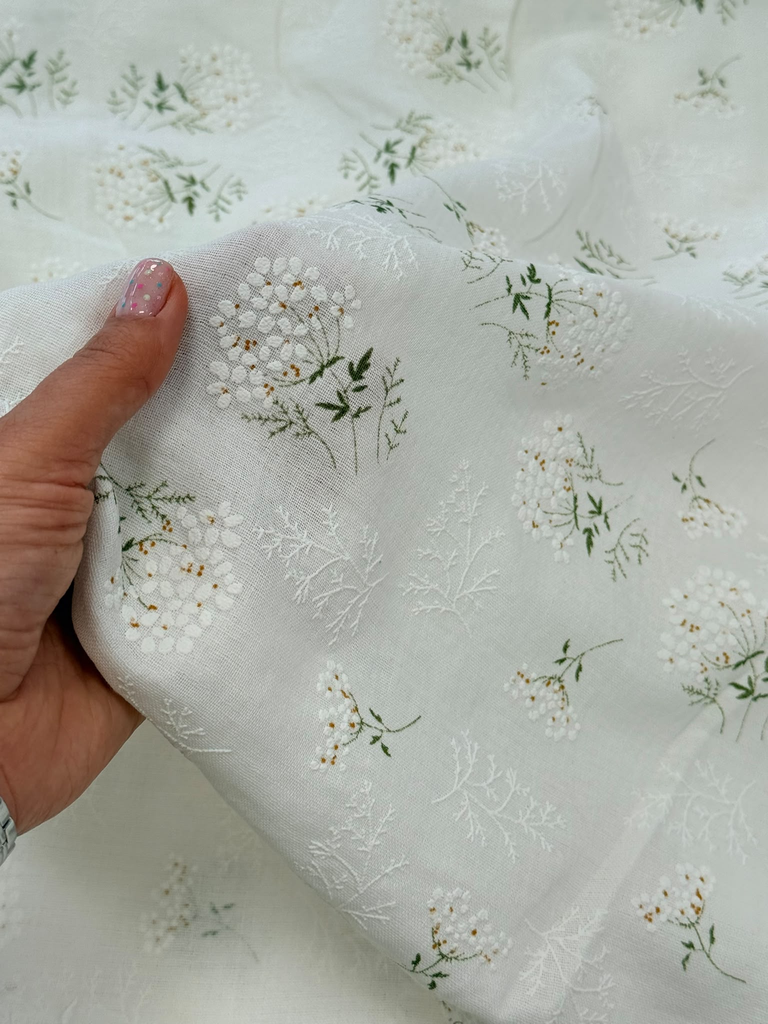 Yeşil Buket Çiçek Nakışlı Müslin Kumaş | İki Katlı %100 Pamuk 150 cm En